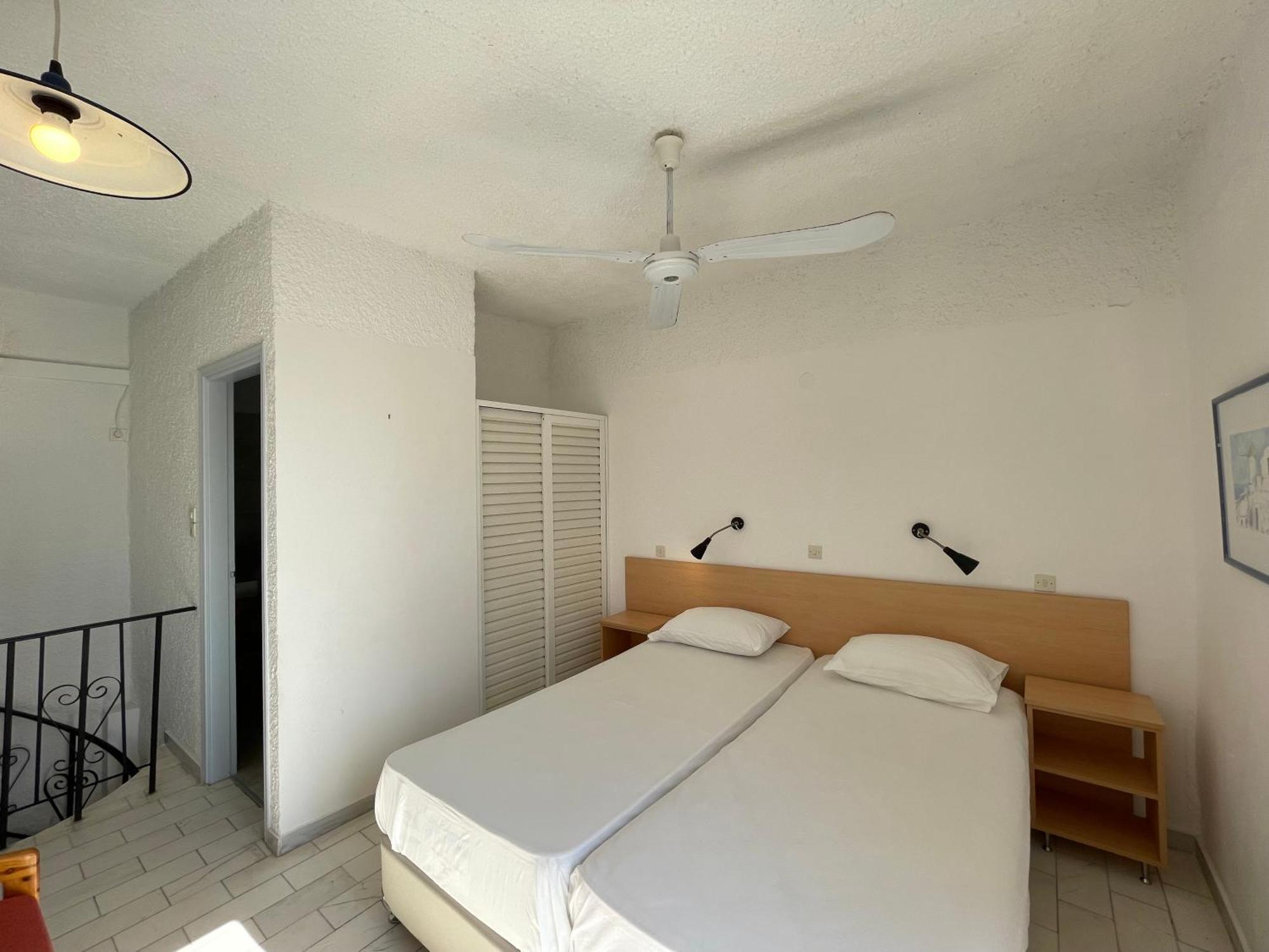 Esperides Maisonettes Agia Marina  Экстерьер фото