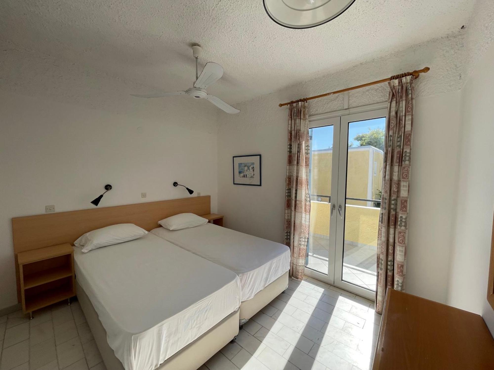Esperides Maisonettes Agia Marina  Экстерьер фото