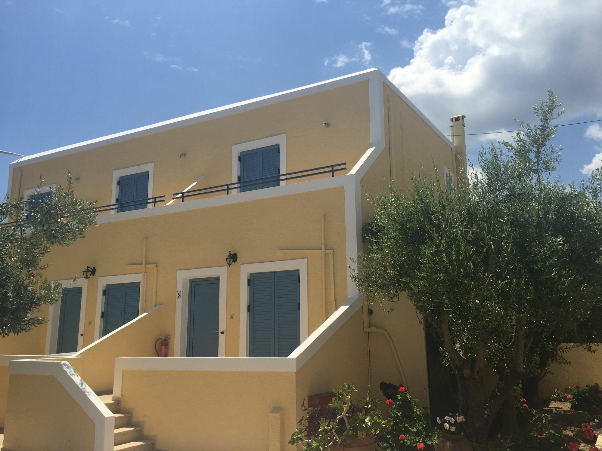 Esperides Maisonettes Agia Marina  Экстерьер фото